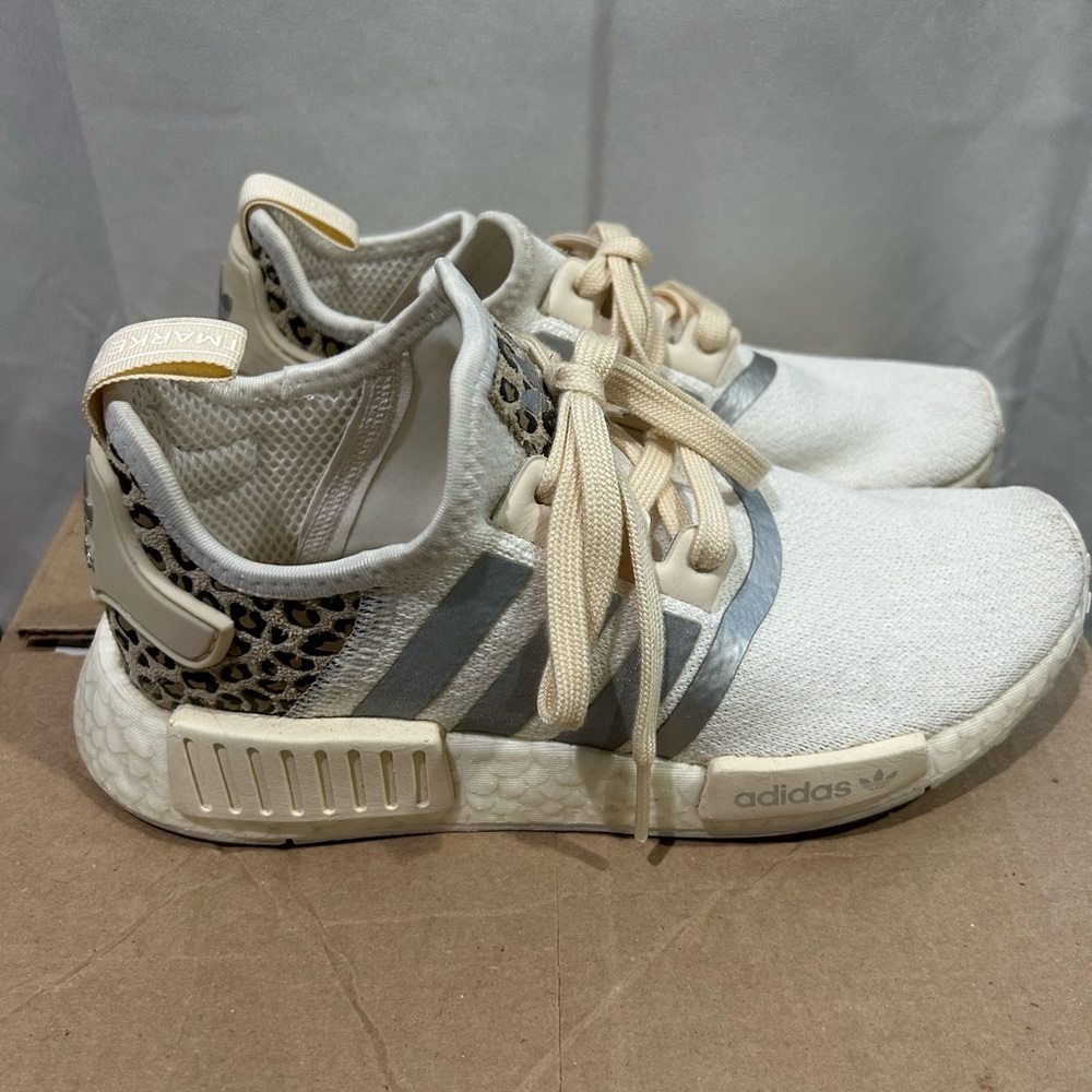 Adidas Cheetah/Leopard print neutral sneakers